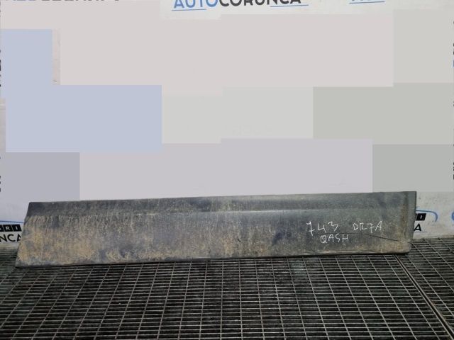 bontott NISSAN QASHQAI Jobb első Ajtó Díszléc