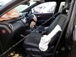 bontott NISSAN QASHQAI Jobb első Ajtó Kárpit