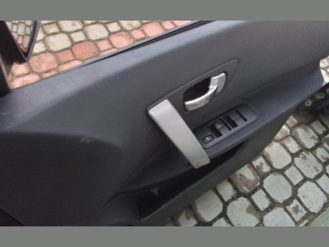 bontott NISSAN QASHQAI Jobb első Ajtó (Részeivel)