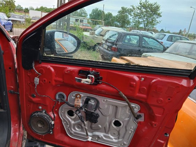 bontott NISSAN QASHQAI Jobb első Ajtó (Részeivel)