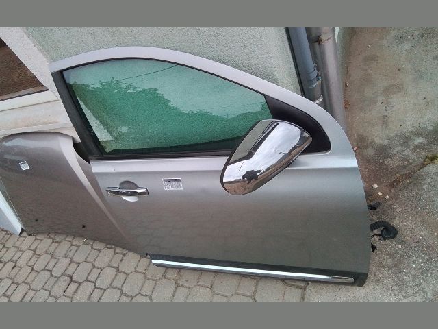 bontott NISSAN QASHQAI Jobb első Ajtó (Részeivel)