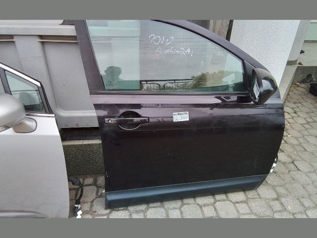 bontott NISSAN QASHQAI Jobb első Ajtó (Részeivel)