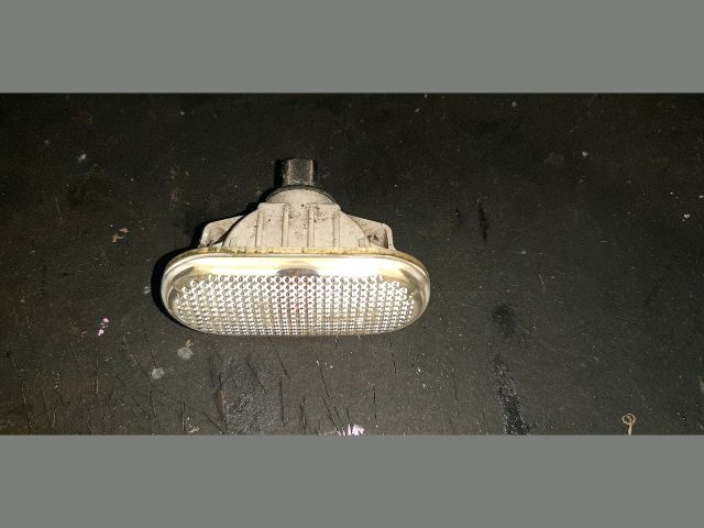 bontott NISSAN QASHQAI Jobb első Sárvédő Irányjelző