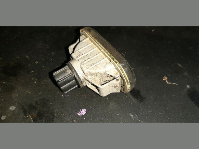 bontott NISSAN QASHQAI Jobb első Sárvédő Irányjelző