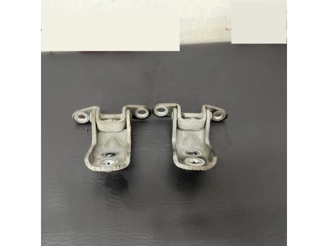 bontott NISSAN QASHQAI Jobb első Zsanér