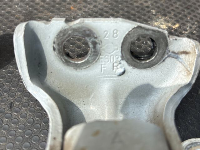 bontott NISSAN QASHQAI Jobb első Zsanér