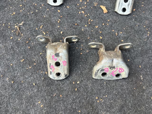 bontott NISSAN QASHQAI Jobb első Zsanér