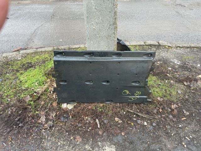 bontott NISSAN QASHQAI Jobb Fenéklemez