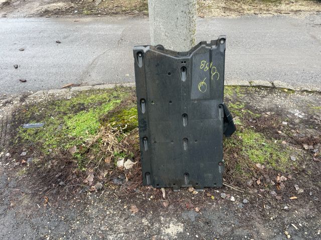 bontott NISSAN QASHQAI Jobb Fenéklemez