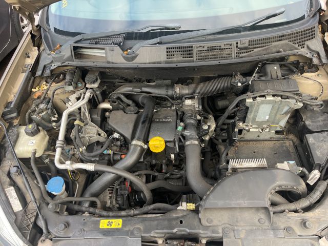 bontott NISSAN QASHQAI Jobb Fényszóró