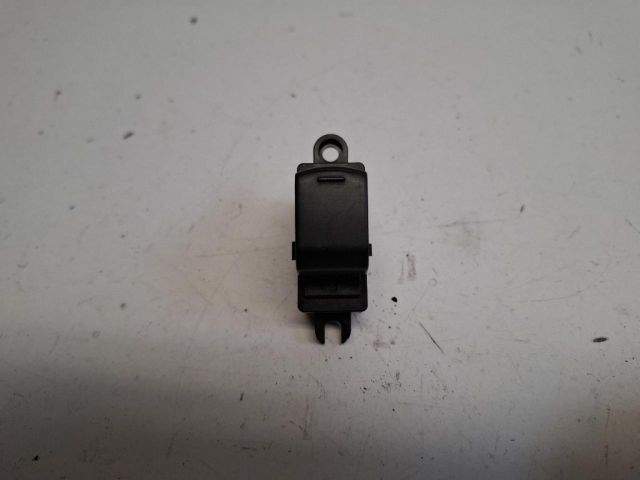 bontott NISSAN QASHQAI Jobb hátsó Ablakemelő Kapcsoló