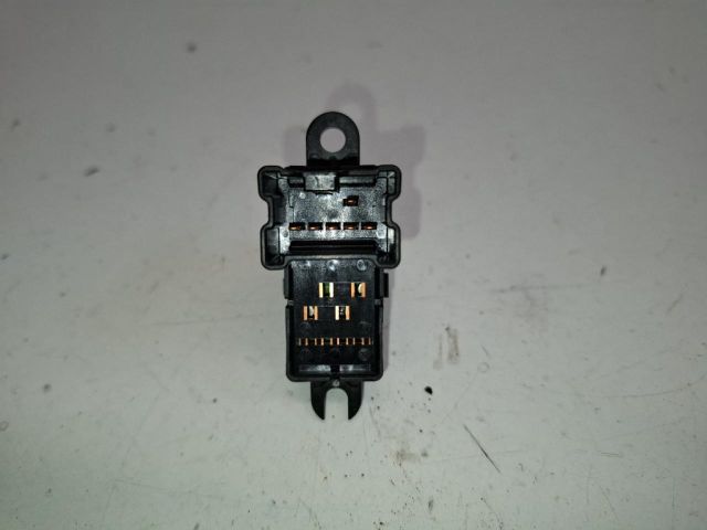 bontott NISSAN QASHQAI Jobb hátsó Ablakemelő Kapcsoló