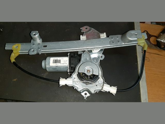 bontott NISSAN QASHQAI Jobb hátsó Ablakemelő Szerkezet (Elektromos)