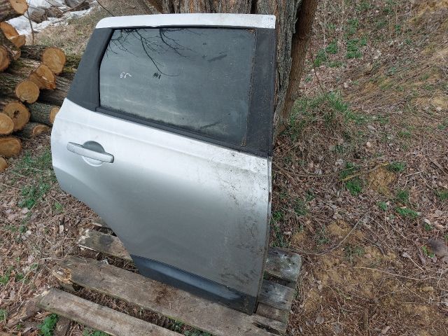 bontott NISSAN QASHQAI Jobb hátsó Ajtó (Részeivel)