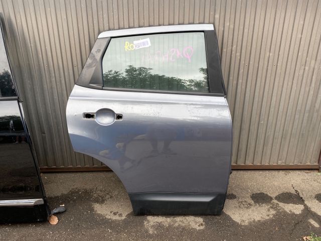 bontott NISSAN QASHQAI Jobb hátsó Ajtó (Részeivel)