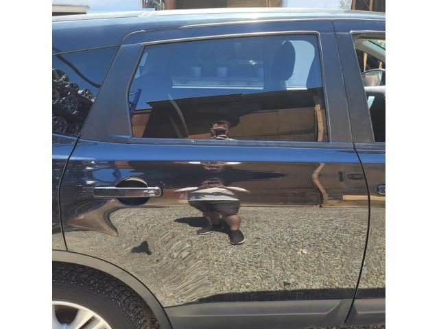 bontott NISSAN QASHQAI Jobb hátsó Ajtó (Üres lemez)