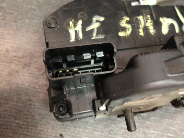 bontott NISSAN QASHQAI Jobb hátsó Ajtózár