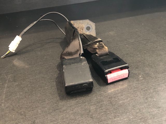 bontott NISSAN QASHQAI Jobb hátsó Biztonsági Öv Csat