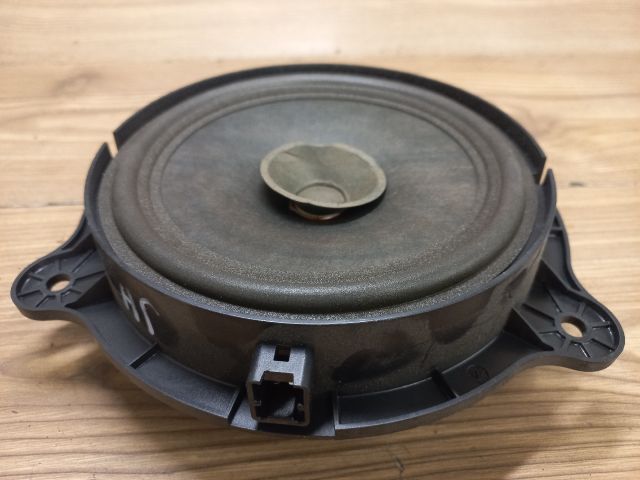 bontott NISSAN QASHQAI Jobb hátsó Hangszóró