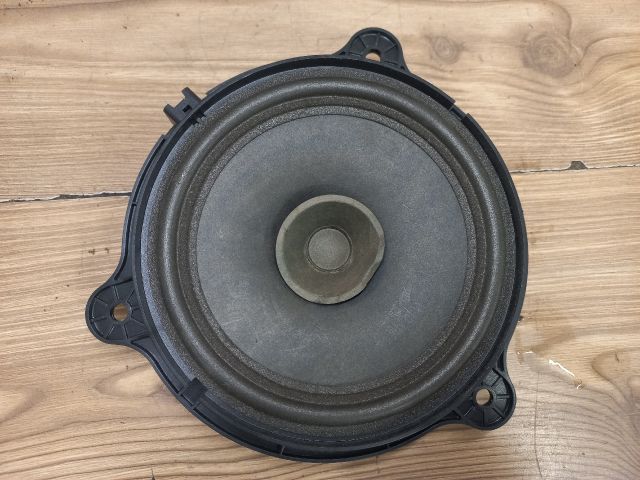 bontott NISSAN QASHQAI Jobb hátsó Hangszóró