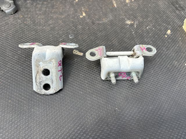 bontott NISSAN QASHQAI Jobb hátsó Zsanér