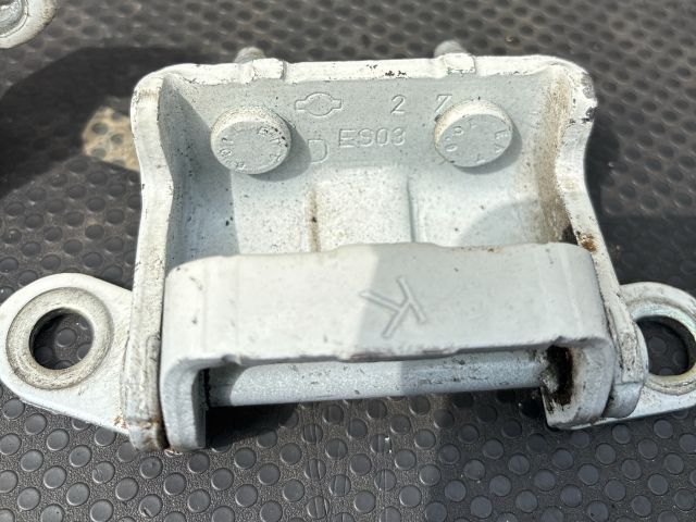 bontott NISSAN QASHQAI Jobb hátsó Zsanér