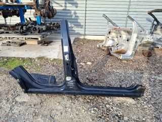 bontott NISSAN QASHQAI Jobb Küszöb