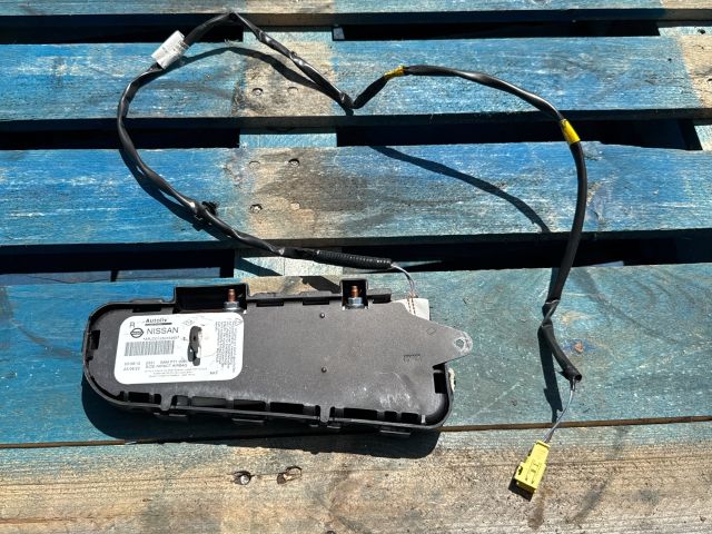 bontott NISSAN QASHQAI Jobb Oldallégzsák