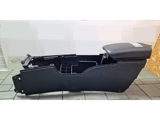 bontott NISSAN QASHQAI Könyöklő