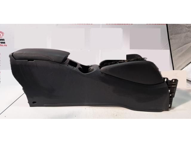 bontott NISSAN QASHQAI Könyöklő