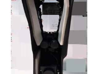 bontott NISSAN QASHQAI Könyöklő