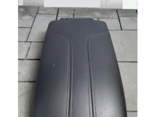 bontott NISSAN QASHQAI Könyöklő