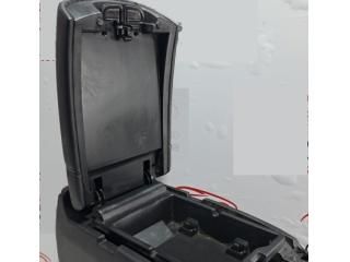 bontott NISSAN QASHQAI Könyöklő