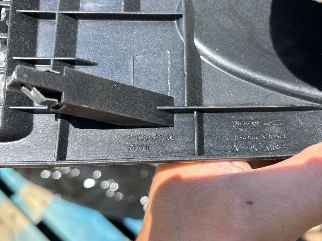 bontott NISSAN QASHQAI Középkonzol Keret