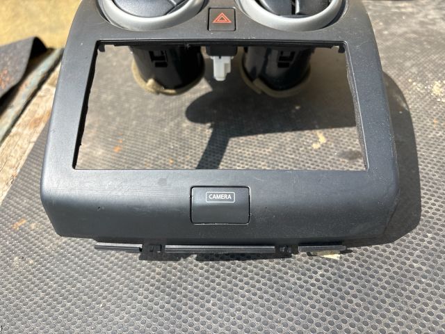 bontott NISSAN QASHQAI Középkonzol Keret