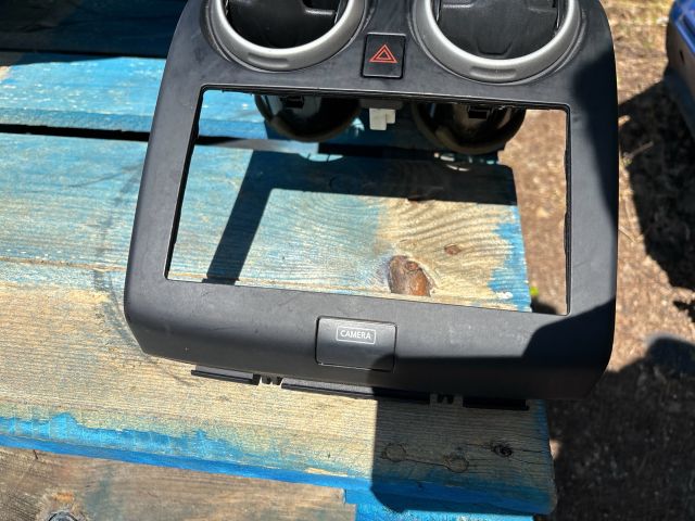 bontott NISSAN QASHQAI Középkonzol Keret