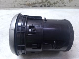 bontott NISSAN QASHQAI Középső Szellőző