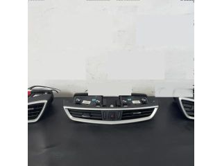 bontott NISSAN QASHQAI Középső Szellőző