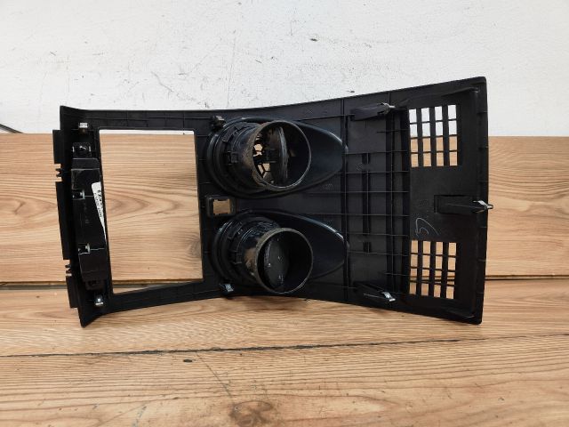 bontott NISSAN QASHQAI Középső Szellőző