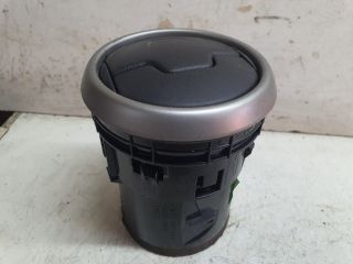 bontott NISSAN QASHQAI Középső Szellőző