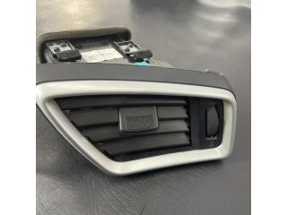 bontott NISSAN QASHQAI Középső Szellőző