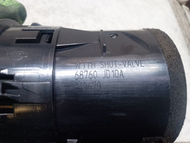 bontott NISSAN QASHQAI Középső Szellőző