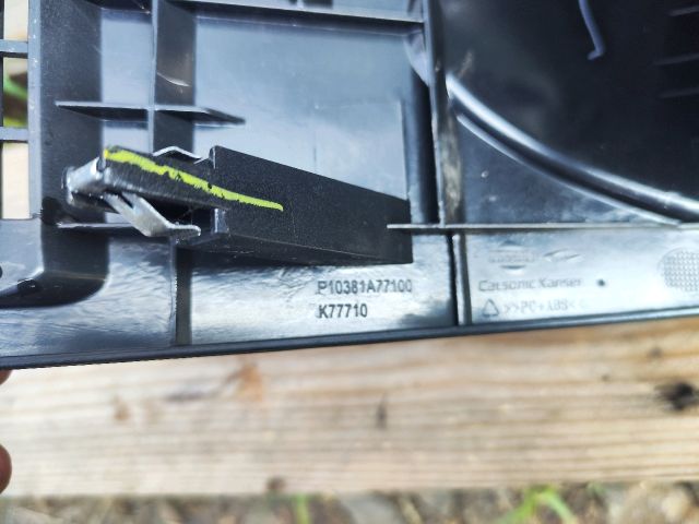 bontott NISSAN QASHQAI Középső Szellőző