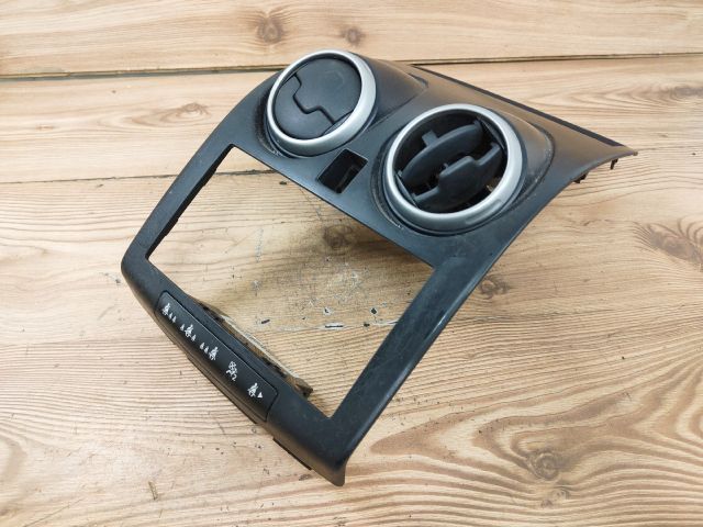 bontott NISSAN QASHQAI Középső Szellőző