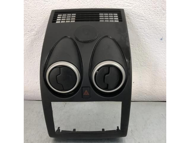 bontott NISSAN QASHQAI Középső Szellőző