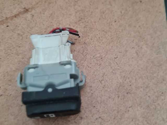 bontott NISSAN QASHQAI Központizár Kapcsoló