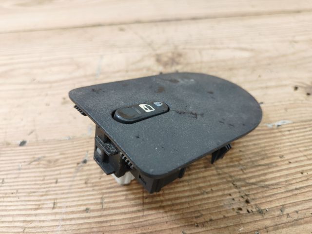 bontott NISSAN QASHQAI Központizár Kapcsoló