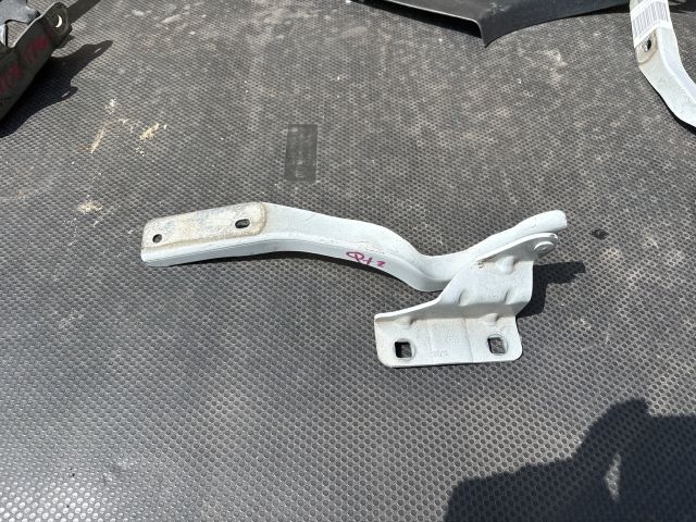 bontott NISSAN QASHQAI Motorháztető Bal Zsanér