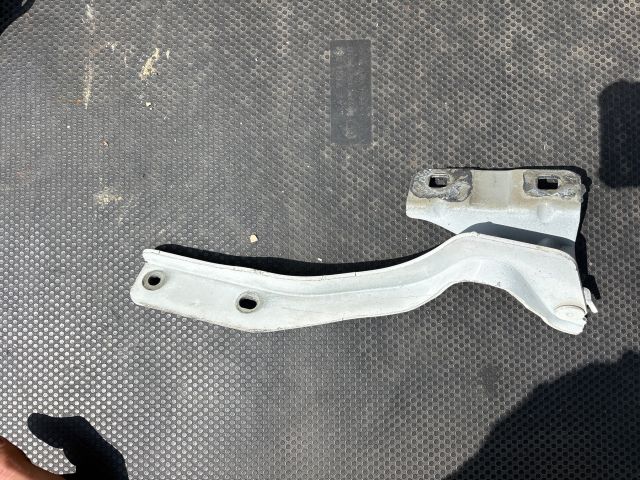 bontott NISSAN QASHQAI Motorháztető Bal Zsanér