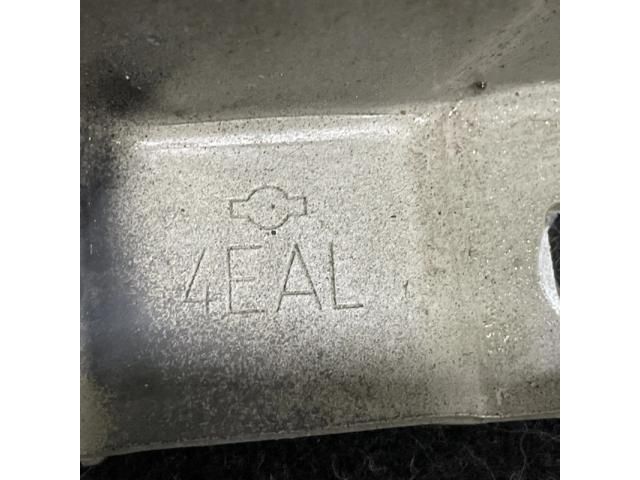 bontott NISSAN QASHQAI Motorháztető Zsanér Pár